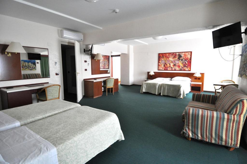 Splendid Hotel La Torre Mondello Esterno foto