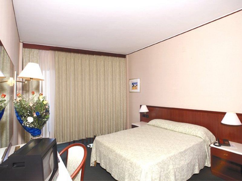 Splendid Hotel La Torre Mondello Esterno foto