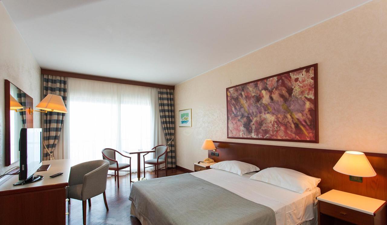 Splendid Hotel La Torre Mondello Esterno foto